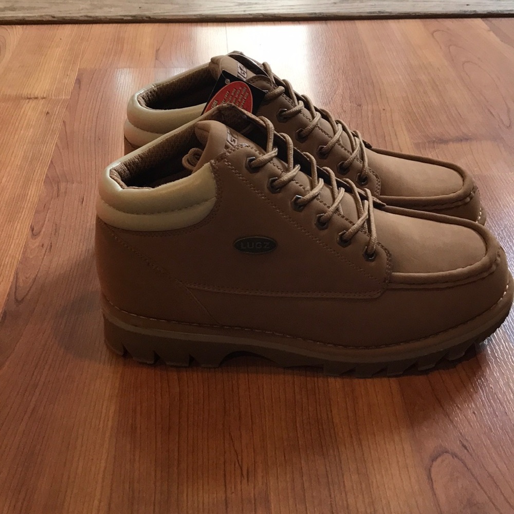 Lugz Triumph boots NWT